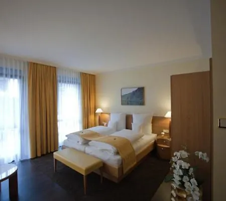 Hotel Weingut & Gaestehaus Schmitz-bergweiler 4*